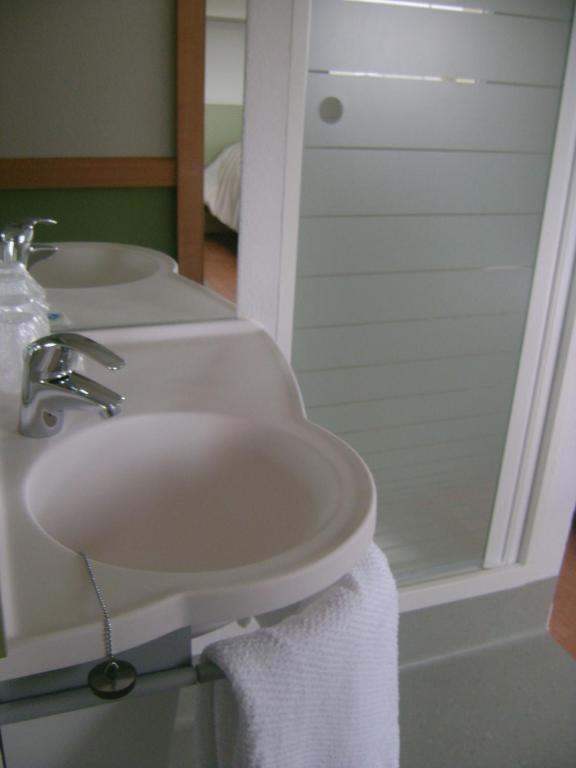 Ibis Budget Pontivy Bagian luar foto