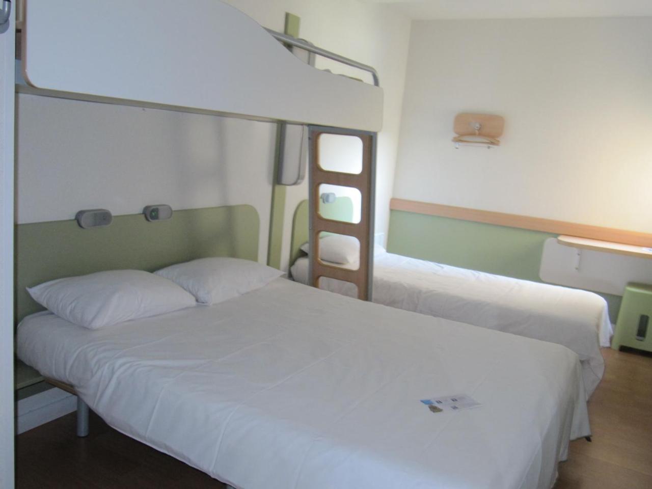 Ibis Budget Pontivy Bagian luar foto