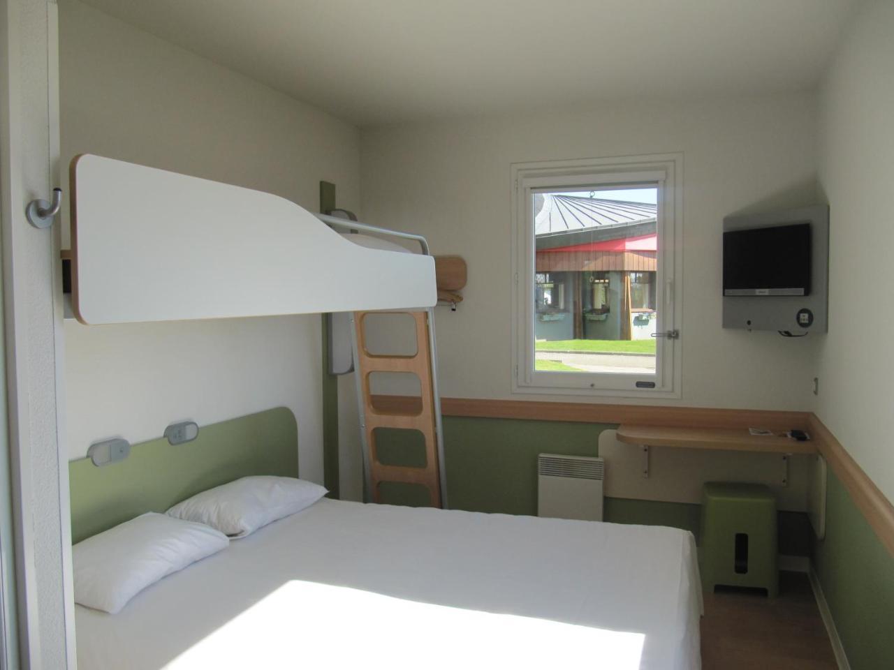 Ibis Budget Pontivy Bagian luar foto